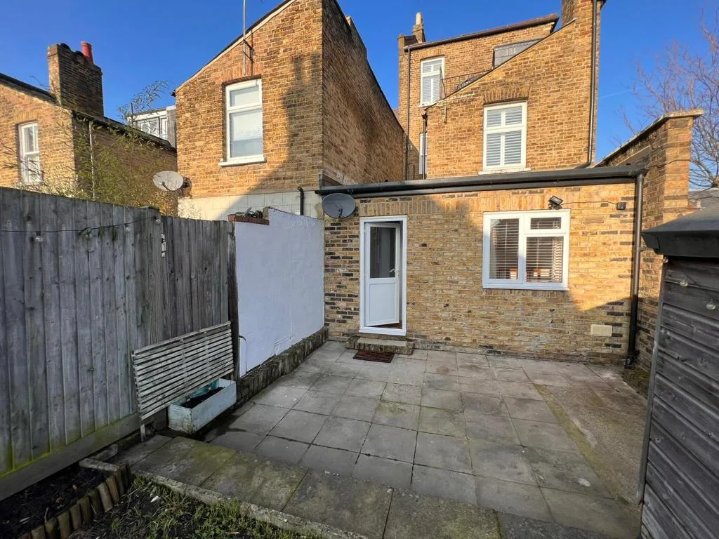 2 bedroom apartment for rent