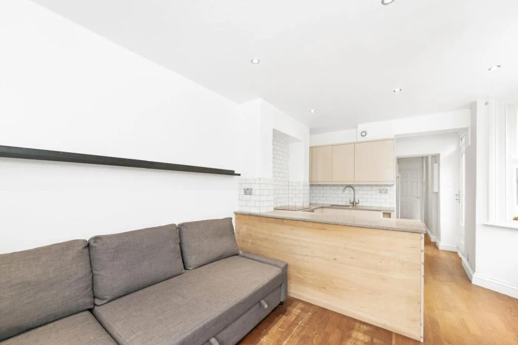 1 bedroom ground floor flat for rent
