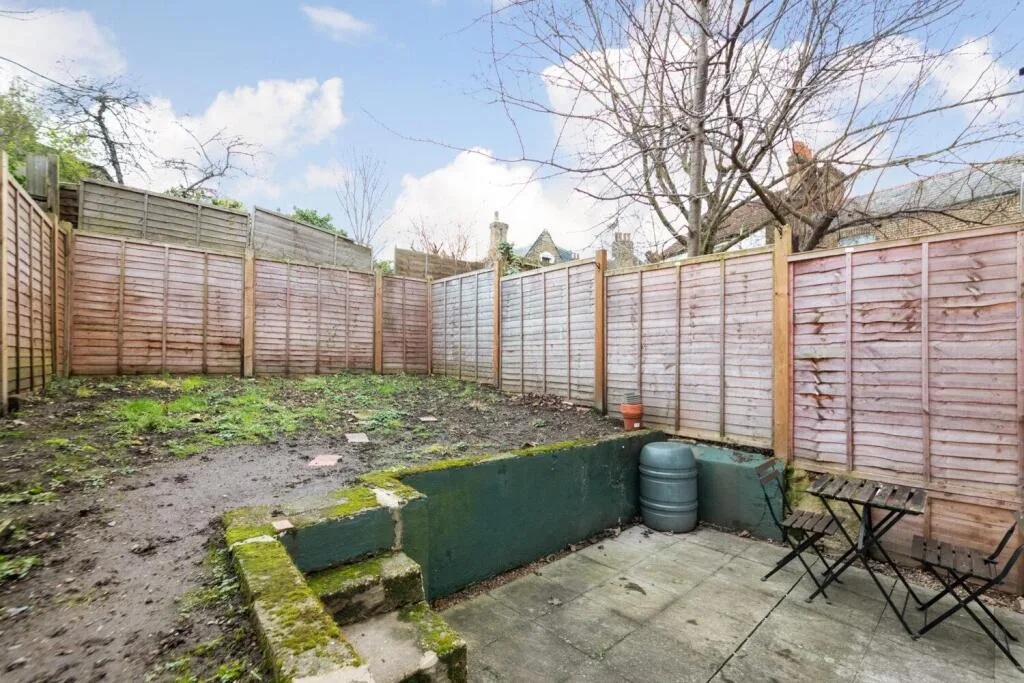 1 bedroom ground floor flat for rent