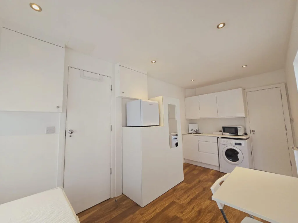 Studio flat for rent