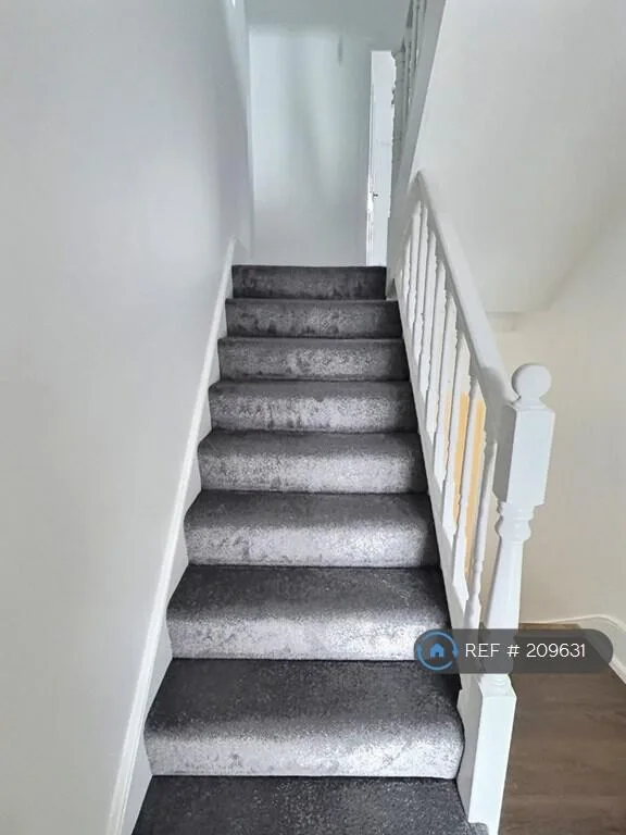 3 bedroom maisonette for rent