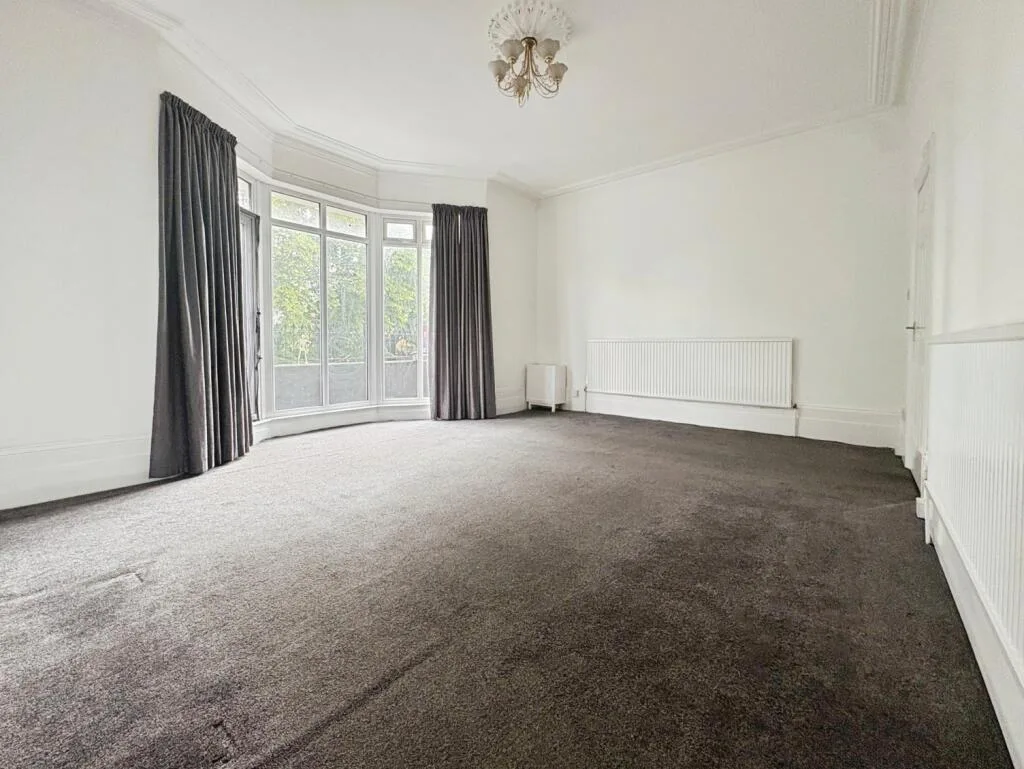 3 bedroom flat for rent
