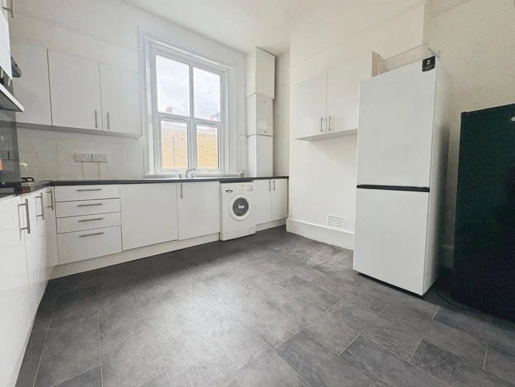 3 bedroom flat for rent