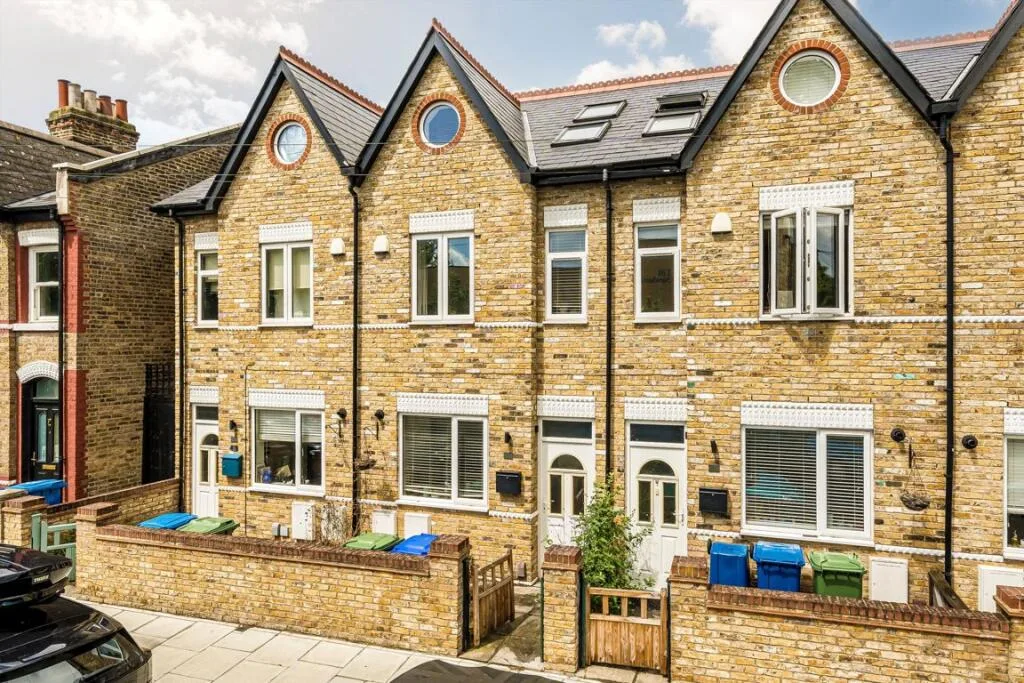 3 bedroom flat for rent