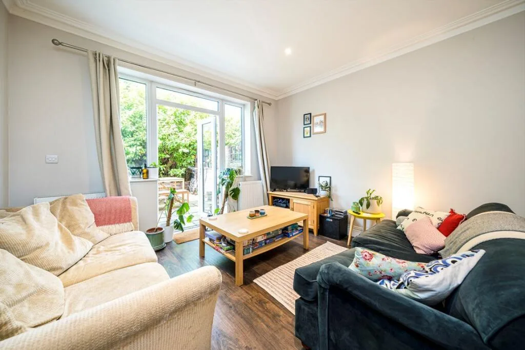 3 bedroom flat for rent