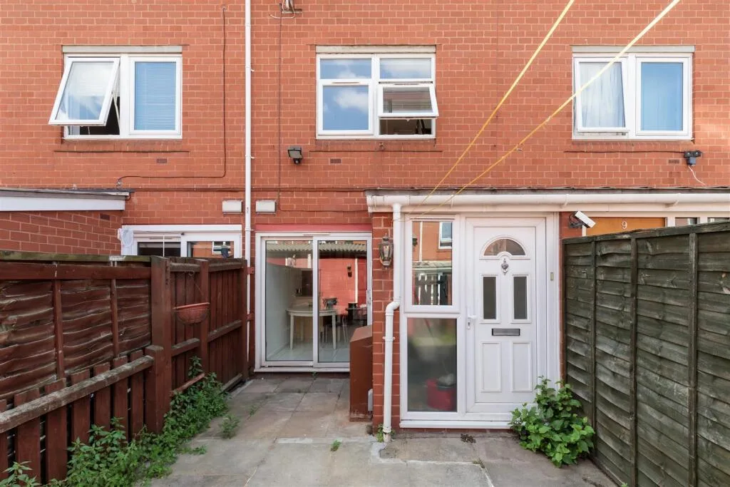 3 bedroom terraced house for rent