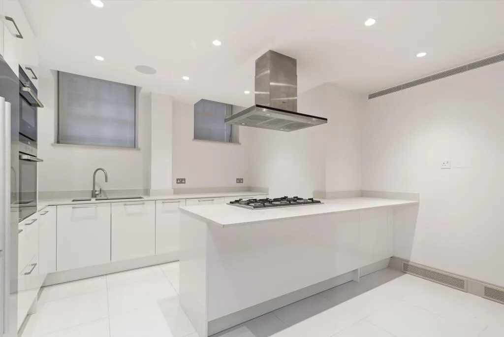 3 bedroom flat for rent