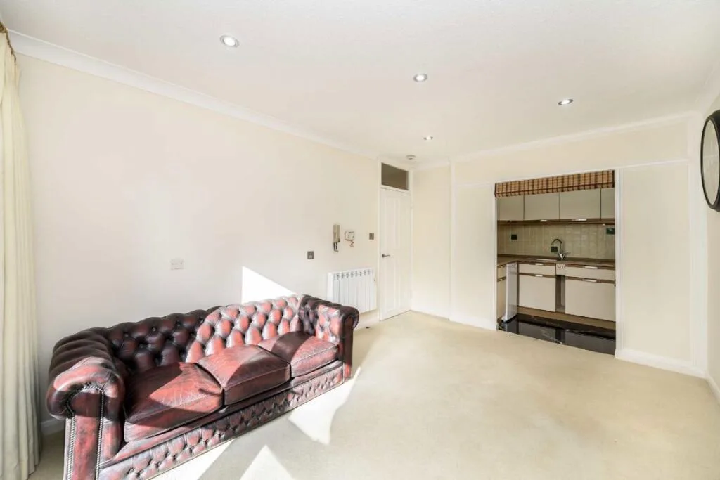 Studio flat for rent