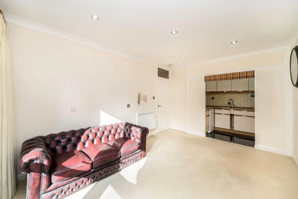Studio flat for rent