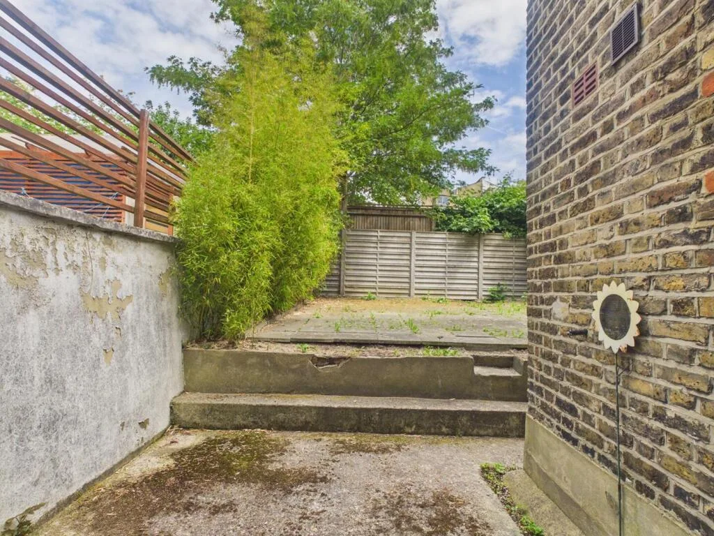 2 bedroom ground floor flat for rent