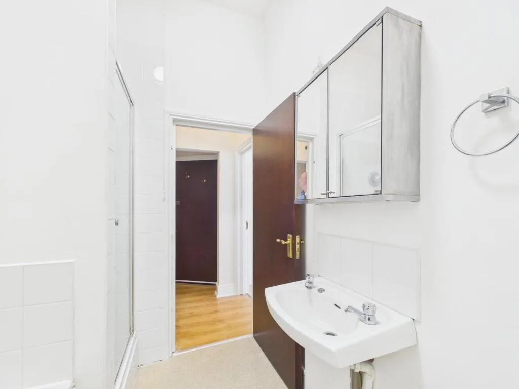 2 bedroom ground floor flat for rent