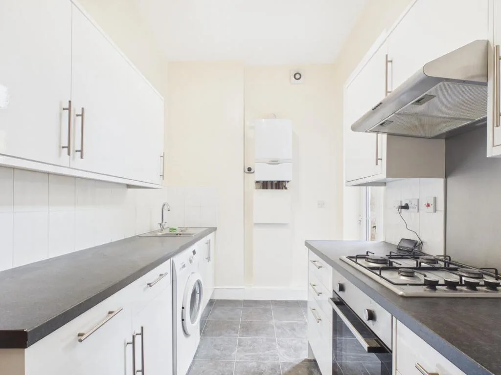 2 bedroom ground floor flat for rent