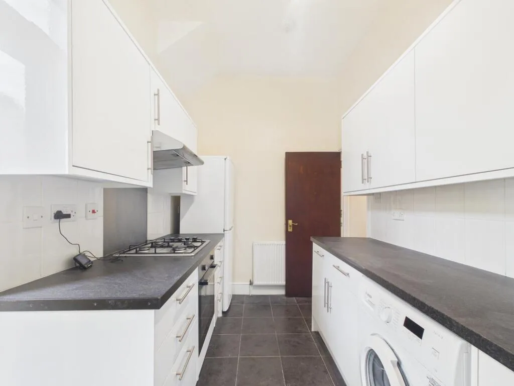 2 bedroom ground floor flat for rent
