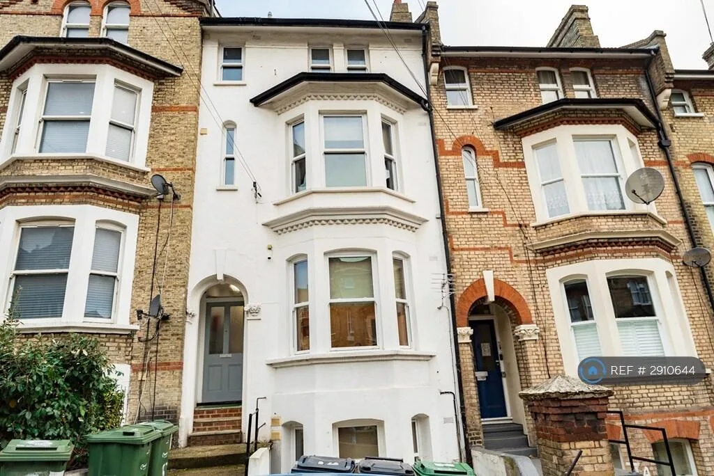 1 bedroom house share for rent