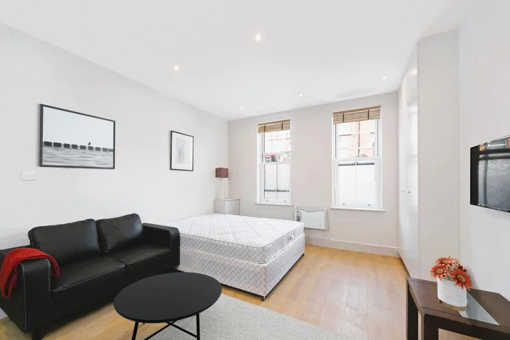 Studio flat for rent
