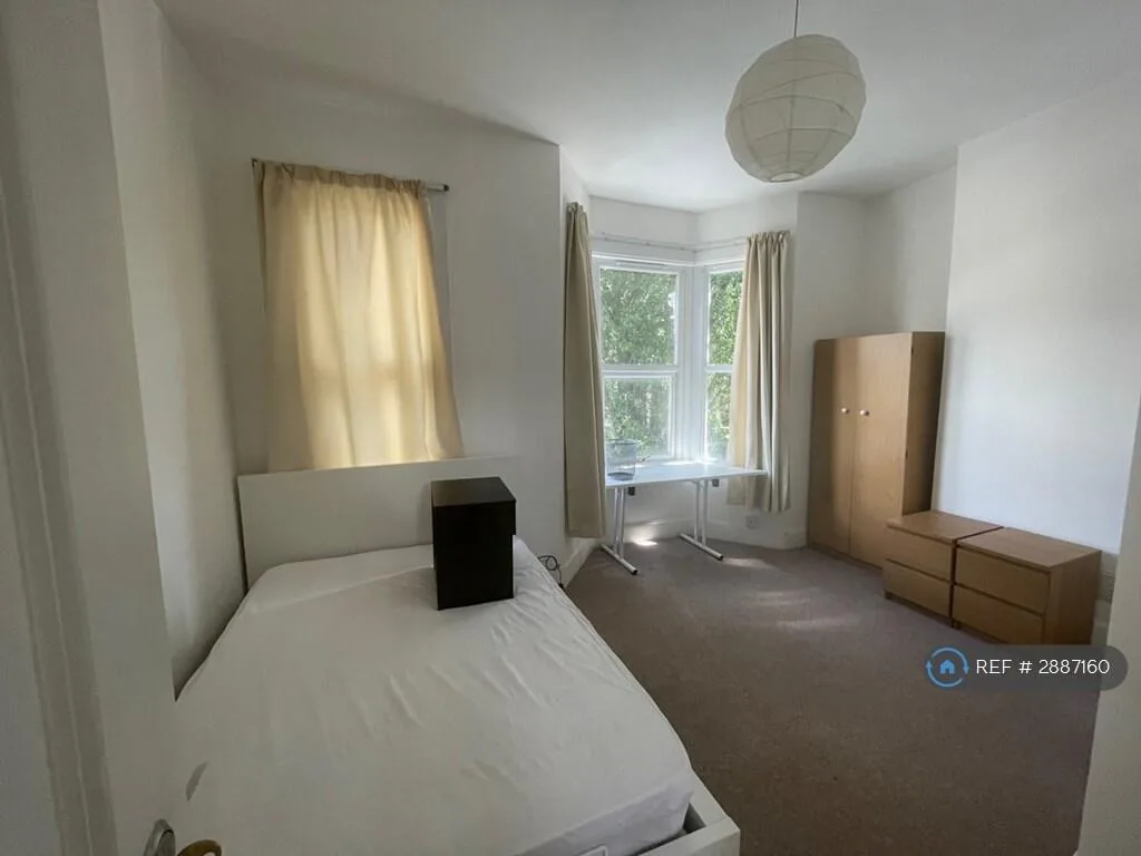 5 bedroom terraced house for rent