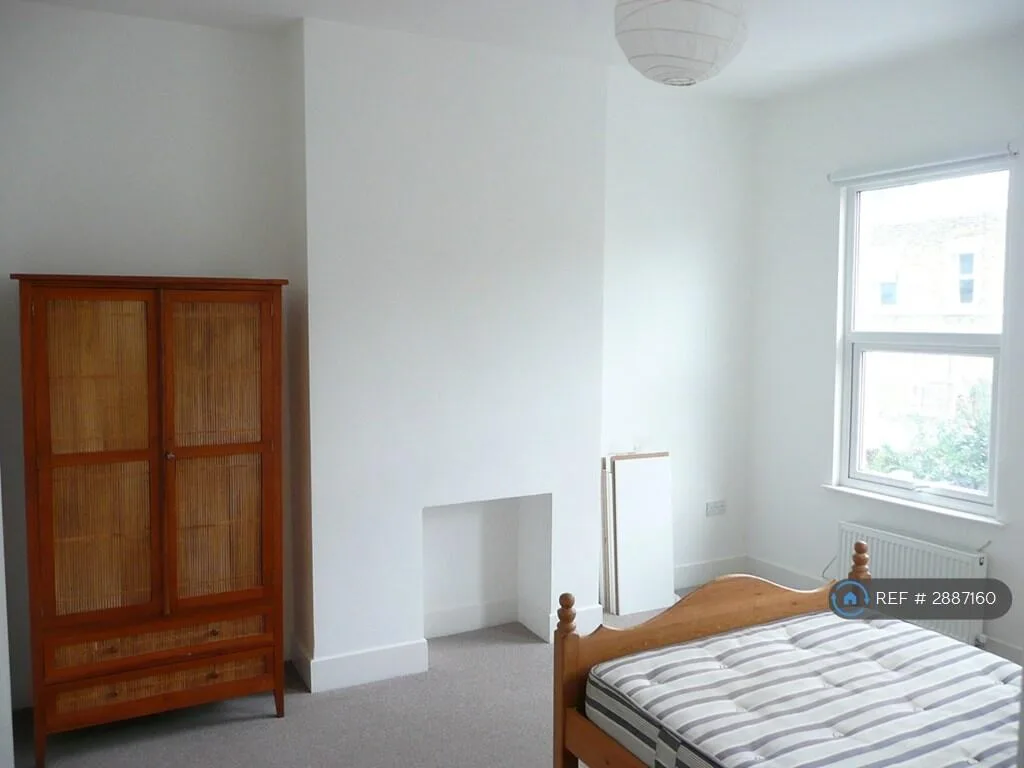 5 bedroom terraced house for rent
