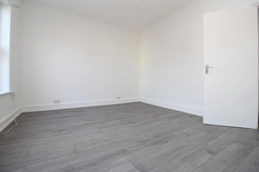 2 bedroom maisonette for rent
