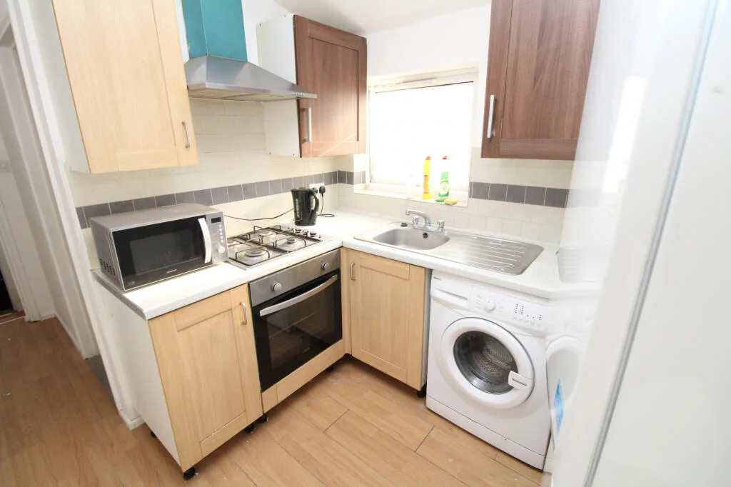 2 bedroom maisonette for rent