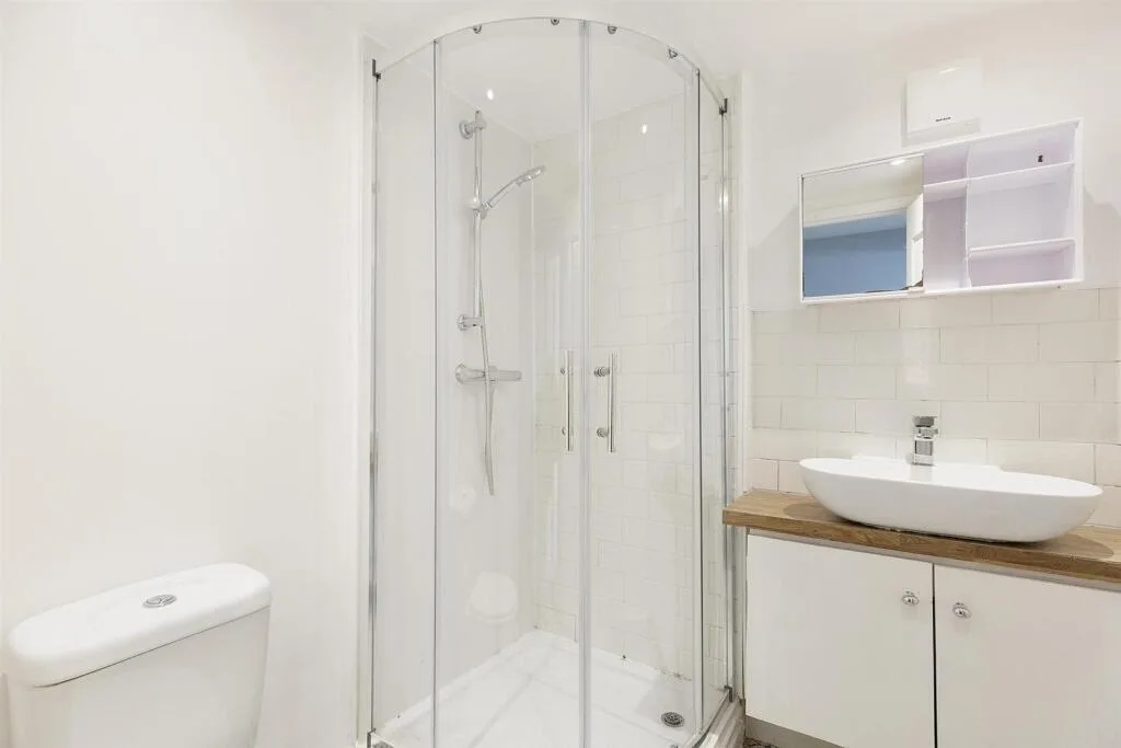 5 bedroom terraced house for rent