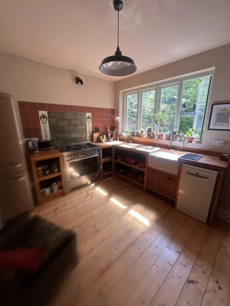 3 bedroom semi-detached house for rent