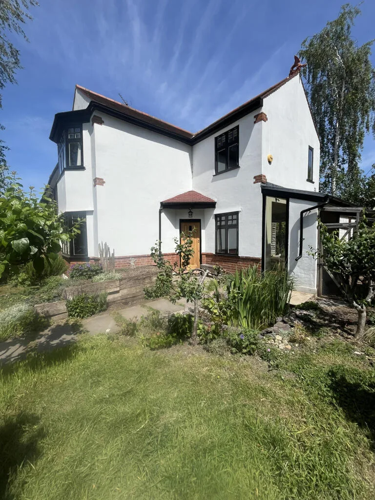 3 bedroom semi-detached house for rent