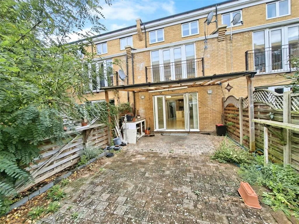 4 bedroom terraced house for rent