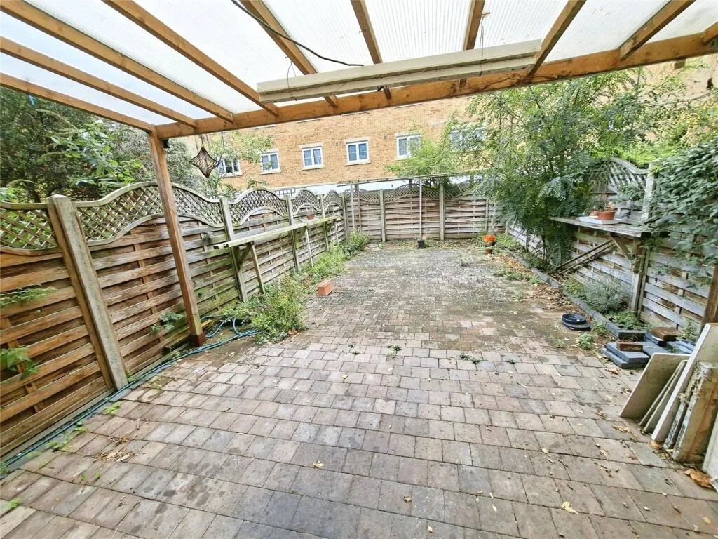 4 bedroom terraced house for rent