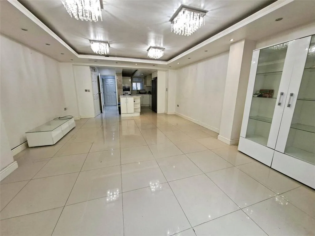 4 bedroom terraced house for rent