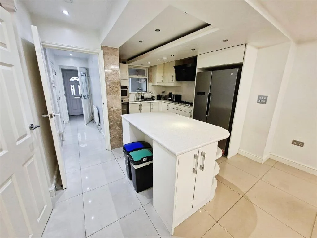 4 bedroom terraced house for rent