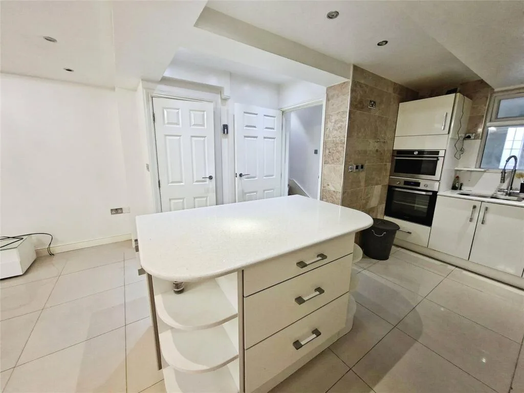 4 bedroom terraced house for rent