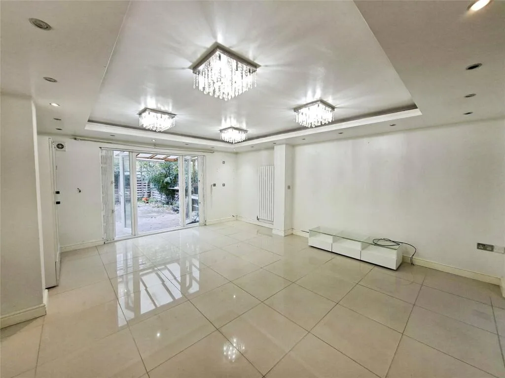 4 bedroom terraced house for rent
