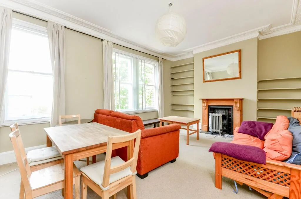 3 bedroom maisonette for rent