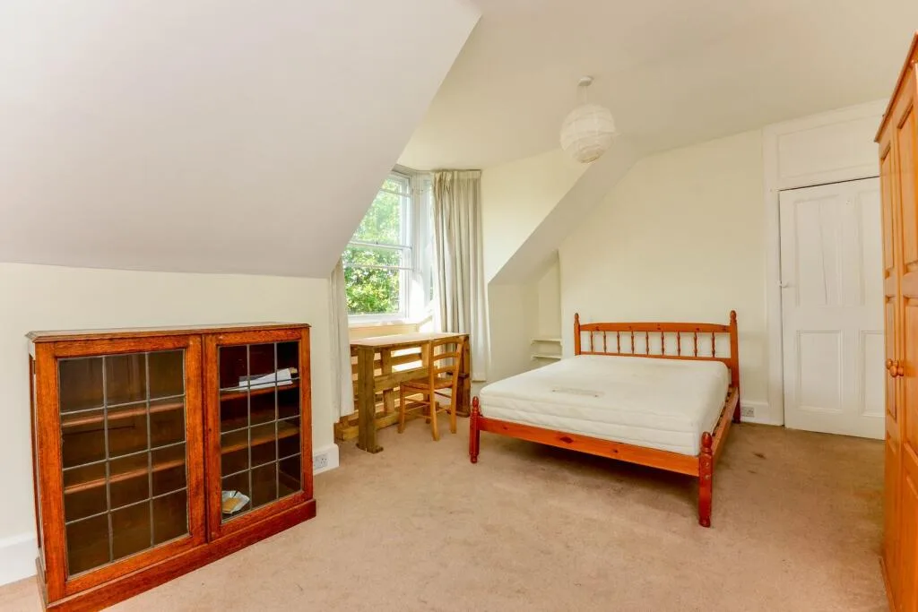 3 bedroom maisonette for rent