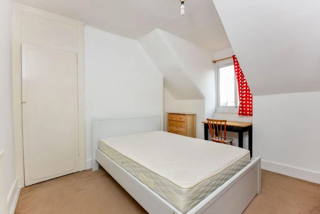 3 bedroom maisonette for rent