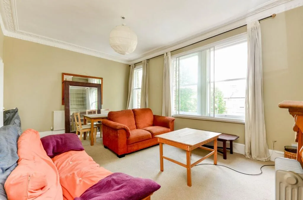 3 bedroom maisonette for rent