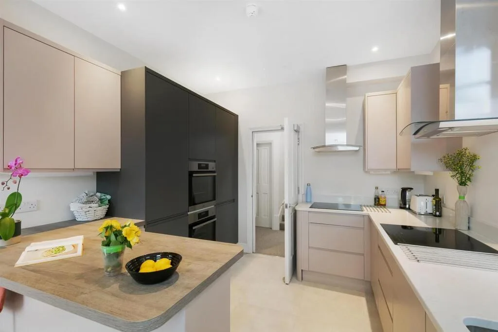 1 bedroom house share for rent