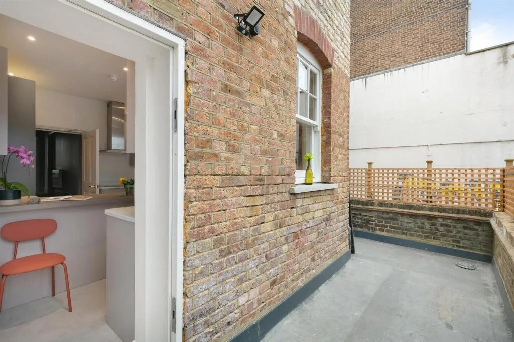 1 bedroom house share for rent