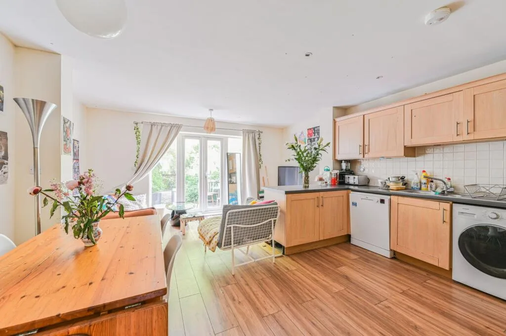 4 bedroom terraced house for rent