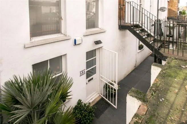 3 bedroom maisonette for rent
