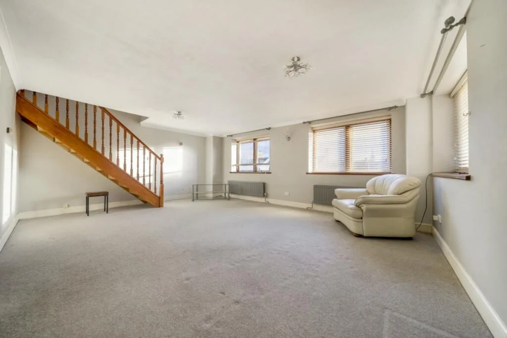 3 bedroom flat for rent