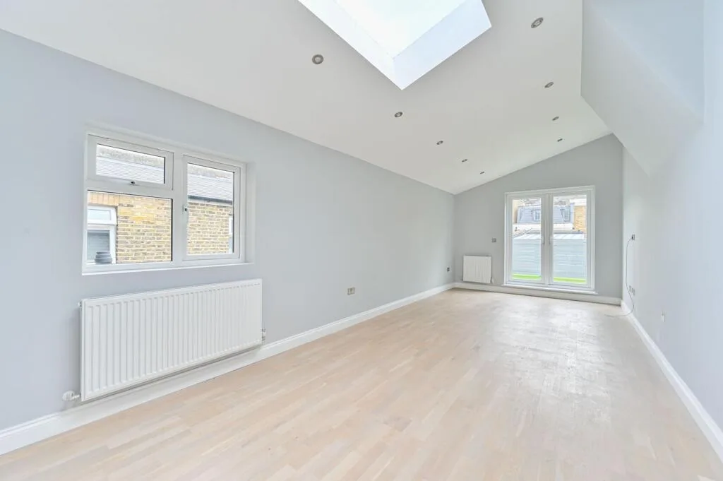 3 bedroom flat for rent