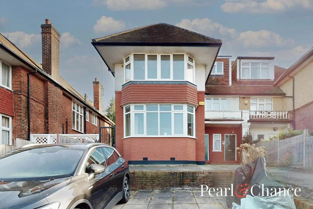 3 bedroom flat for rent