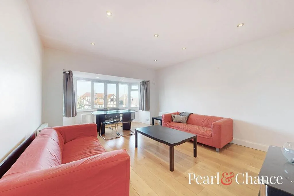 3 bedroom flat for rent