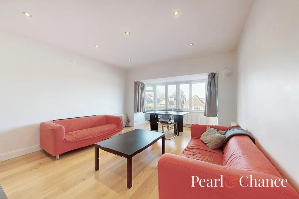 3 bedroom flat for rent