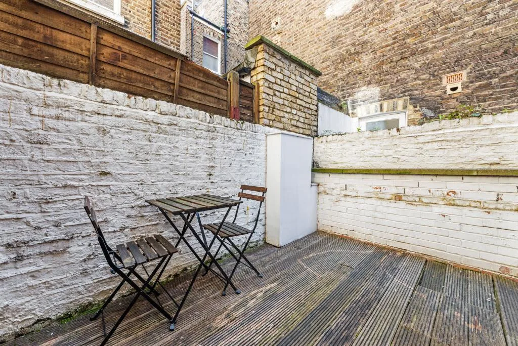 Studio flat for rent