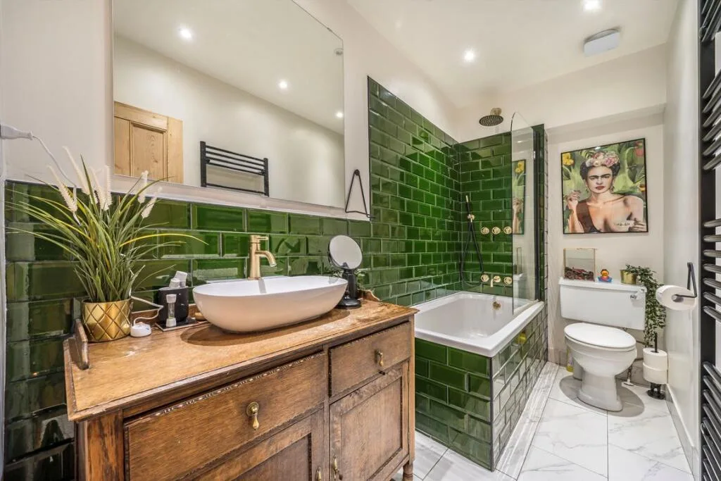 5 bedroom terraced house for rent