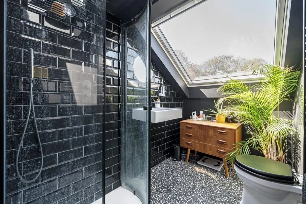 5 bedroom terraced house for rent
