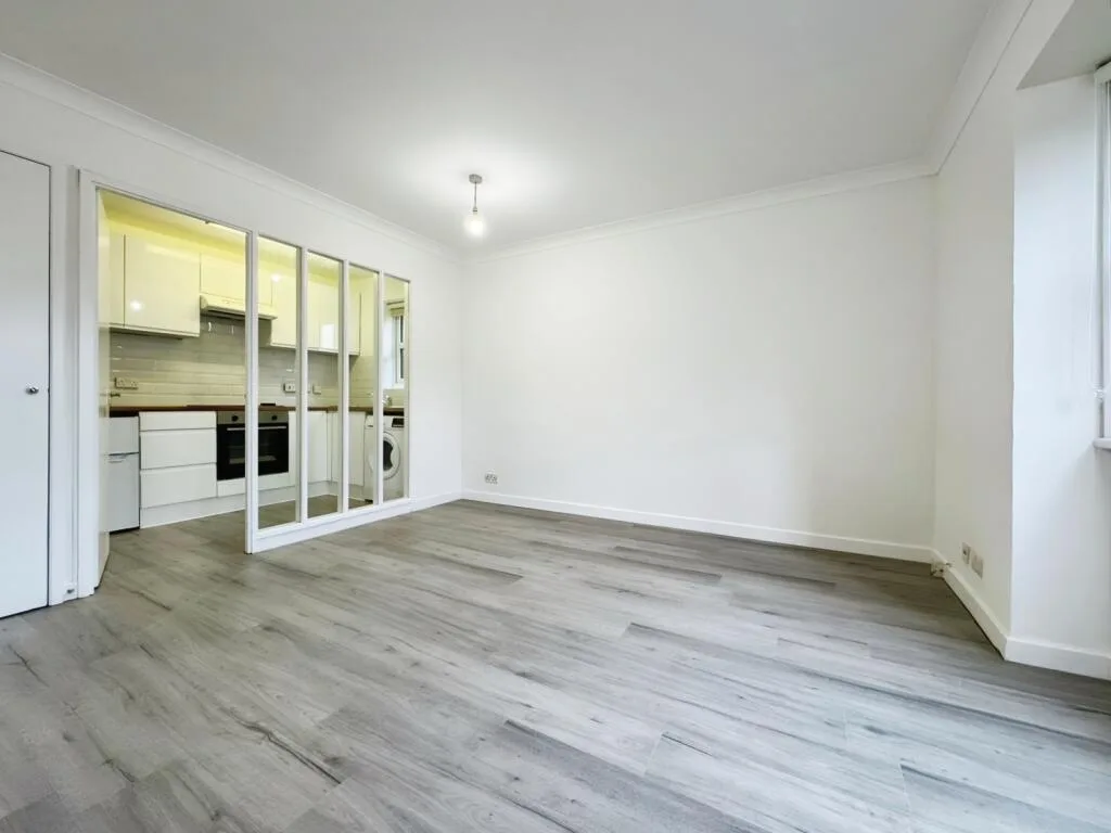Studio flat for rent