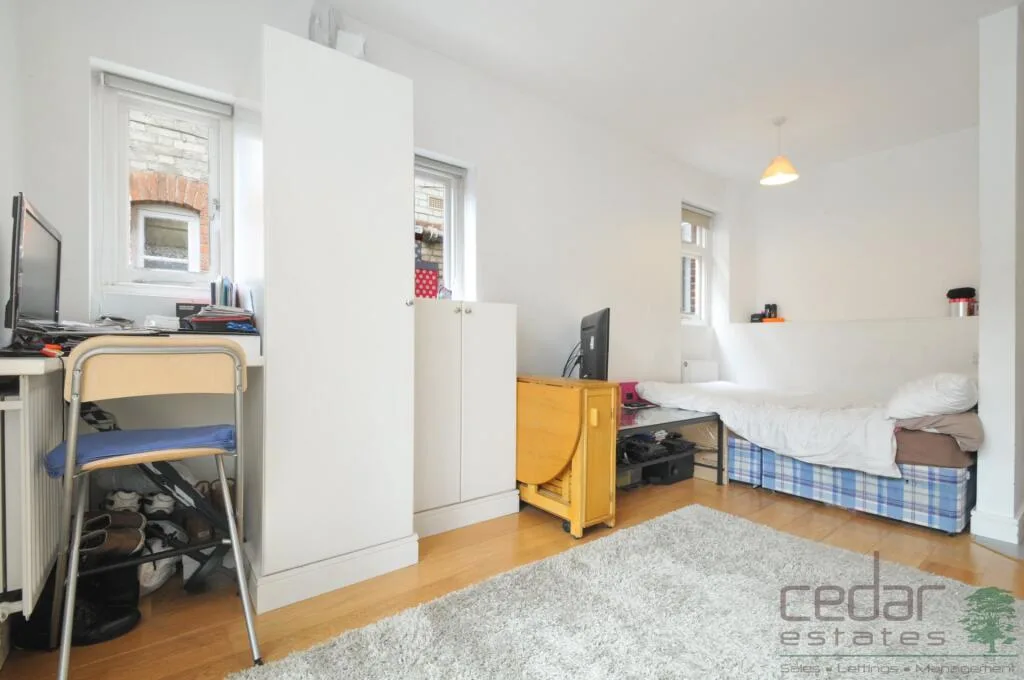 Studio flat for rent